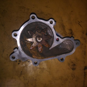 Помпа Nissan YD25-DDTI Navara D40