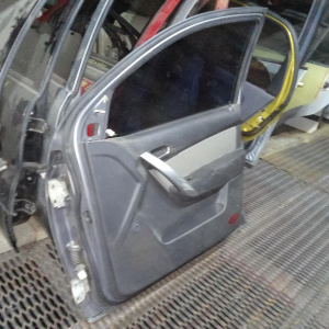 Дверь боковая Chevrolet Aveo T250/T255 '2008-2011 перед, прав Daewoo Gentra в сборе (дефект)