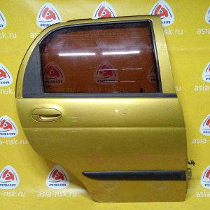 Дверь боковая Daewoo Matiz M100/M150 '1998- зад, прав Chevrolet Spark в сборе (дефект, замят угол)