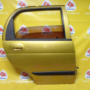Дверь боковая Daewoo Matiz M100/M150 '1998- зад, прав Chevrolet Spark в сборе (дефект, замят угол)