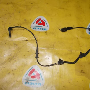 Датчик ABS Chevrolet Cruze J300 F L=R 12842463