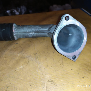 Корпус термостата Toyota 16321-28010 Allex/Estima/Ipsum/Premio AZT240/ACR30/ACM21/AZT250/ACA20 1AZ-FSE/1AZ-FE/2AZ-FE