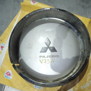 Колпак запасного колеса Mitsubishi Pajero V75W