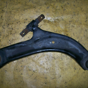 Рычаг Nissan C26 Serena перед, прав 2WD/4WD