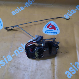 Замок двери Toyota KZH106 Hiace перед, прав