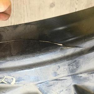 Подкрылок MITSUBISHI Lancer/Galant Fortis CX3A перед, лев дефект