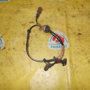 Датчик ABS Nissan Wingroad/Bluebird Sylphy/Sunny Y11/G10/B15 NEW перед, лев