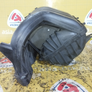 Коллектор впускной Toyota 1ZR-FE/2ZR-FE Premio ZRT260 17120-37020/17120-37021