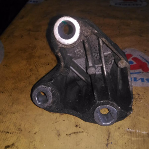 Кронштейн опоры двигателя Ford LF Focus 2 CAP '2007-2011 USA 2.0L акпп L
