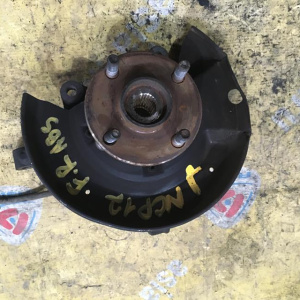 Ступица Toyota NCP10/SCP10 Vitz/Platz перед, прав 2WD ABS Без диска и суппорта
