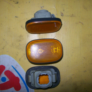 Повторитель в крыло Toyota