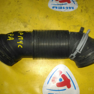 Патрубок воздушного фильтра Volkswagen BZB Passat B6/3C2 гофра с турбины на ДМРВ верх (VCD446149) VAG 1K0129684L