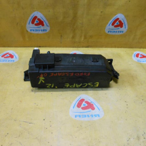 Блок предохранителей Ford Escape LFAL3/ZD/R3 L3 '2008-
