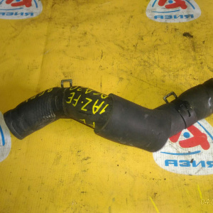 Патрубок  радиатора Toyota RAV4 ACA20 1AZ в F верх.