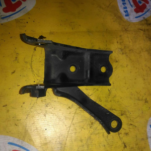 Крепление подушки ДВС Toyota 4A/5A/7A Carina AT191/AT211 A245E зад. R 12321-16270 ( D )