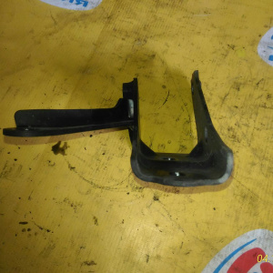 Крепление подушки ДВС Toyota 4A/5A/7A Carina AT191/AT211 A245E зад. R 12321-16270 ( D )