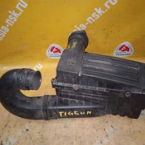 Корпус воздушного фильтра Volkswagen Passat B6/3C2/5N1/5N2 BZB/CAWA/CCZD дефект корпуса 1K0129607AG