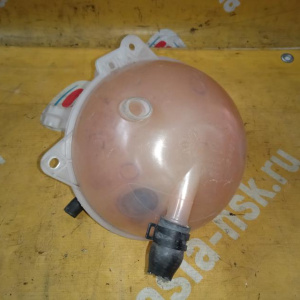 Бачок расширительный Volkswagen Tiguan 5N1 CAWA с датчиком 1K0121407A
