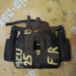 Суппорт TOYOTA ACU20/ACU25/MCU20/MCU25 Kluger V/Highlander перед, прав 64-04 под диск 296x28 5x114