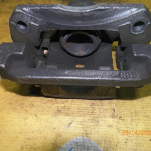 Суппорт Mazda LY3P MPV зад, лев 2WD