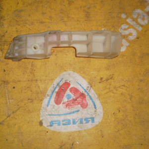 Крепление бампера Nissan Cube Z11 перед, лев 62223-3U000