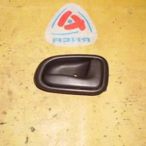Ручка двери внутренняя Toyota Corolla/Sprinter/Noah AE100/CR50 R внутр.(низкая ножка) 69205-12130