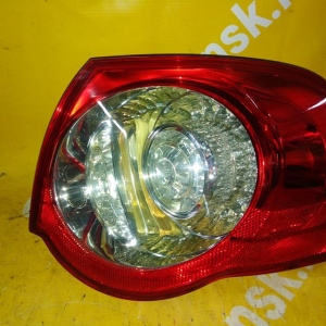 Стоп Volkswagen Passat B6/3C5 '2005-2010 R Универсал (сломано одно направляющее) 3C9945096C