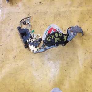 Замок двери Toyota GX90 Mark II зад, лев