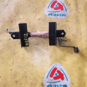 Крепление аккумулятора Toyota Vitz/Platz SCP/NCP10