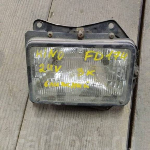 Фара HINO FD174 ближний, 3 конт., 24V ЛАМПА НЕ МЕНЯЕТСЯ