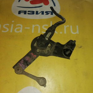 Датчик уровня кузова Subaru Legacy/Outback/Forester BR9/BRM/SH5/GE2/GH2/YA4/VM4/GP3 R 84031FG000