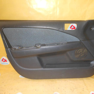 Обшивка двери Toyota Corona ST210 перед, лев