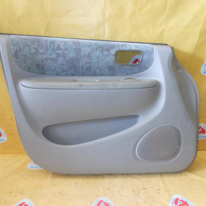 Обшивка двери Toyota Corolla Spacio AE110 перед, лев