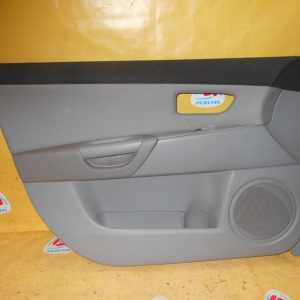 Обшивка двери Mazda Axela BK5P перед, лев