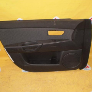 Обшивка двери Mazda Axela BK5P перед, лев