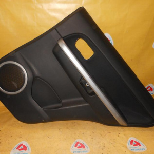 Обшивка двери Suzuki Escudo TD54W зад, прав