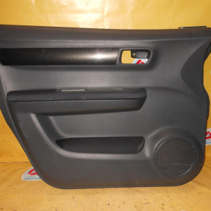 Обшивка двери Suzuki Swift ZC71S перед, лев