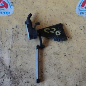 Датчик уровня кузова Nissan Serena C26/C25