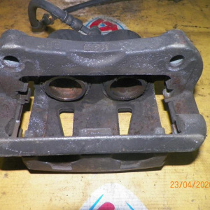 Суппорт Nissan E51 Elgrand перед, лев (48-03)