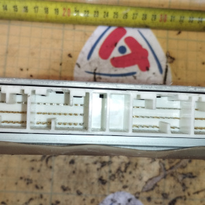 Компьютер ДВС Toyota Corolla Fielder 1ZZ-FE ZZE122 разъёмы компьютера в 3 ряда