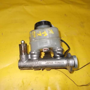 Главный тормозной цилиндр NISSAN B14 4трубки