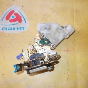 Замок двери Nissan B15/Y11/G10 Sunny/Wingroad/Bluebird Sylphy перед, прав