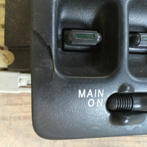 Пульт стеклоподъемника HONDA CR-V RD1 перед, прав дефект оснастки