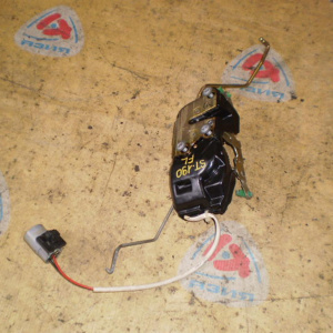 Замок двери Toyota ST190 Carina перед, лев