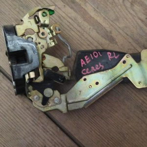 Замок двери Toyota AE101 Corolla Ceres зад, лев