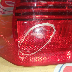 Стоп BMW 3-Series E90 '2004-2008 L царапины на стекле 63216937457