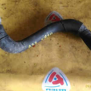 Патрубок  радиатора Nissan Cefiro A33 VQ20 R н F низ.