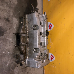 Головка блока HONDA K24Z3 распредвал впуск с дефектом смотри фото