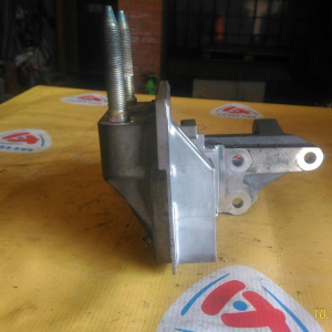 Крепление подушки ДВС Honda D15B/D17A Civic EU1/ES1 перед, лев
