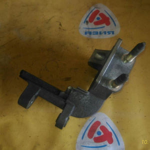 Крепление подушки ДВС Honda D15B/D17A Civic EU1/ES1 перед, лев